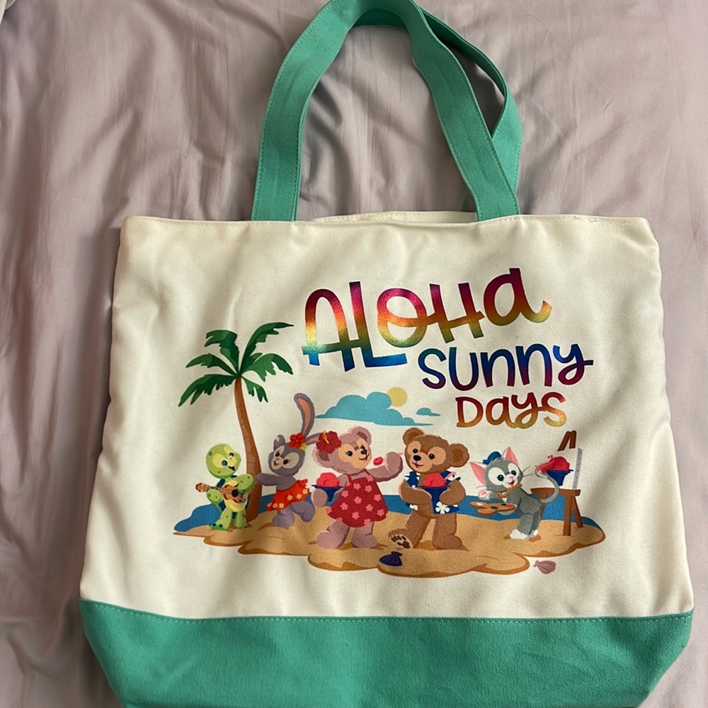 Duffy and friends Aulani beach bag